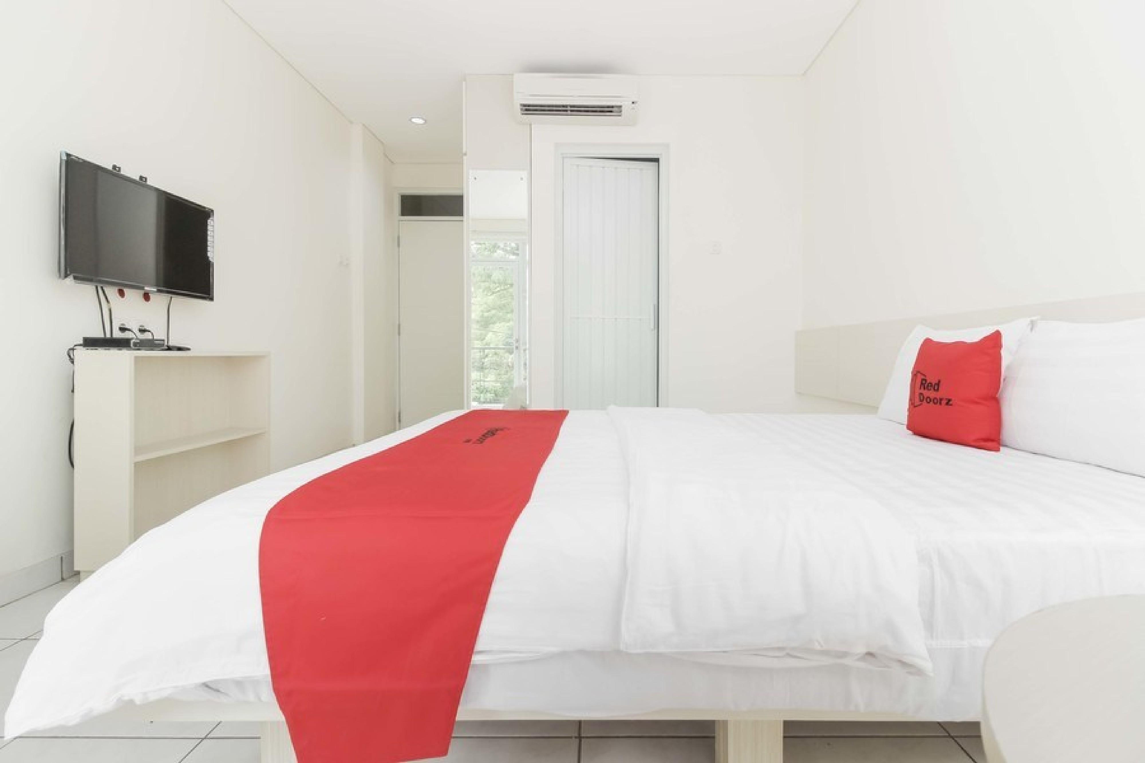 Hotel Reddoorz Near Pancoran à Jakarta Extérieur photo